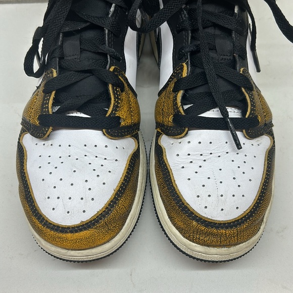 Air Jordan 1 Mid SE Sneakers - Picture 8 of 11